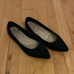Old Navy Point Toe Black Flats
